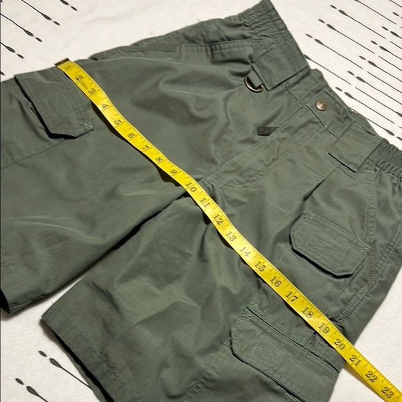 Men's Propper Hiking Green Cargo Shorts. Size 30 - Picture 5 of 9